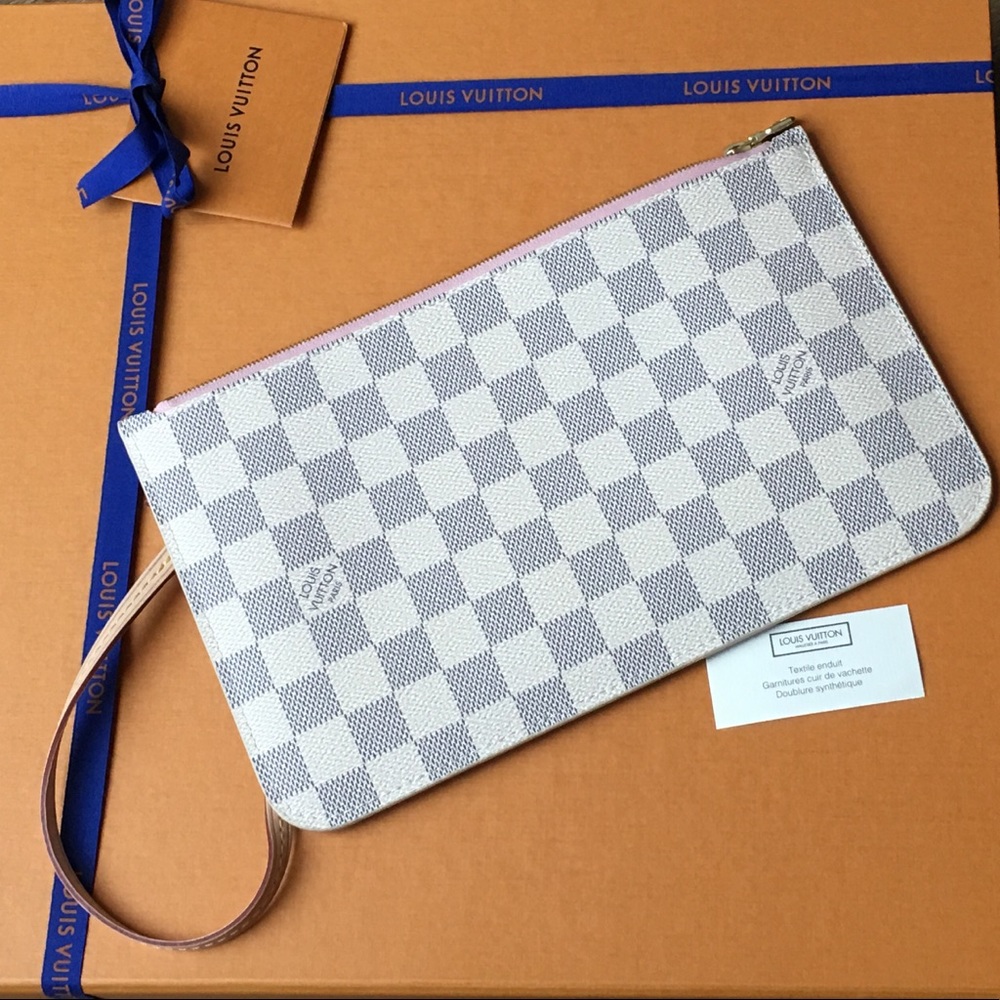 Louis Vuitton Neverfull Clutch